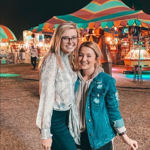 Meet your Posher, Abbie